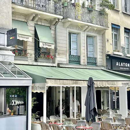 Chic & Modern Studio In Centre Paris Rambuteau-3